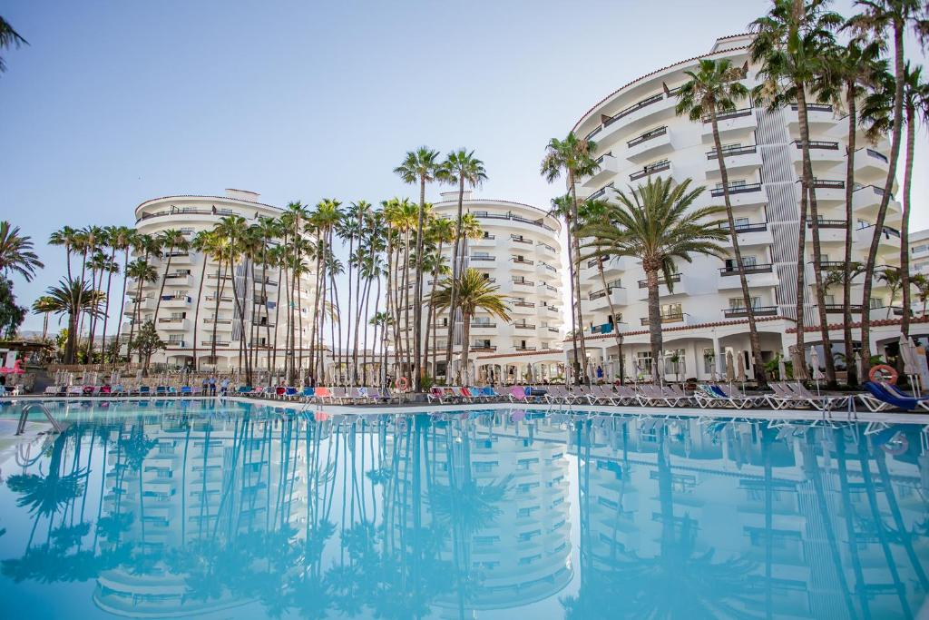 family friendly hotel canary islands with a waterpark 