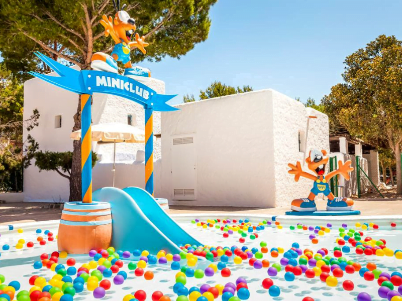 baby and toddler friendly hotel in ibiza with splash park