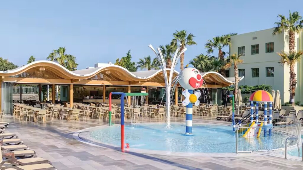 toddler friendly hotel in crete with a splash park