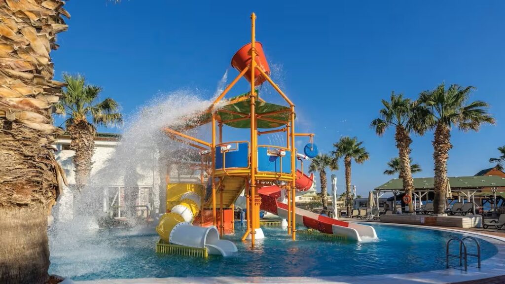 toddler friendly hotel in crete with a splash park