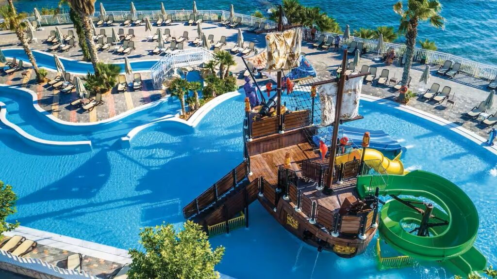 toddler friendly hotel in crete with a splash park