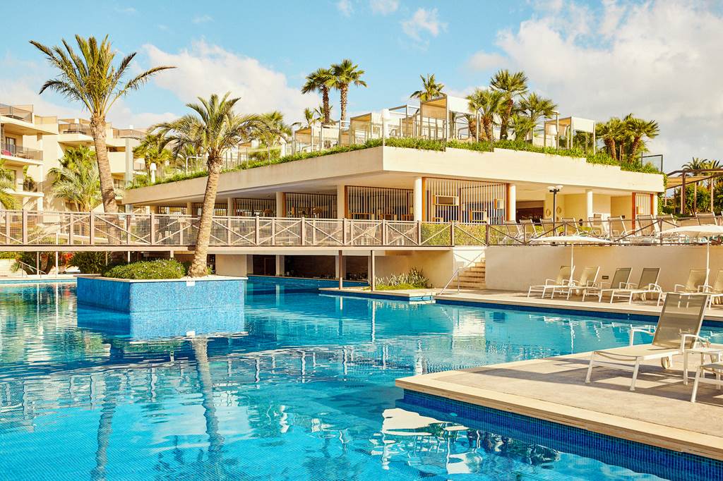 baby and toddler friendly hotel in europe with amazing swimming pools