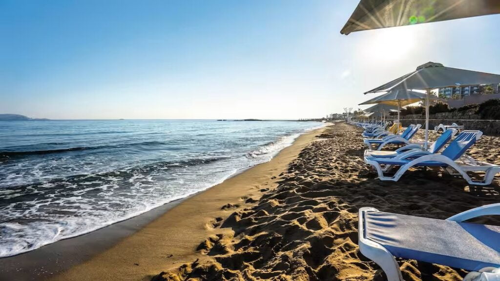 toddler friendly hotel in crete with a splash park