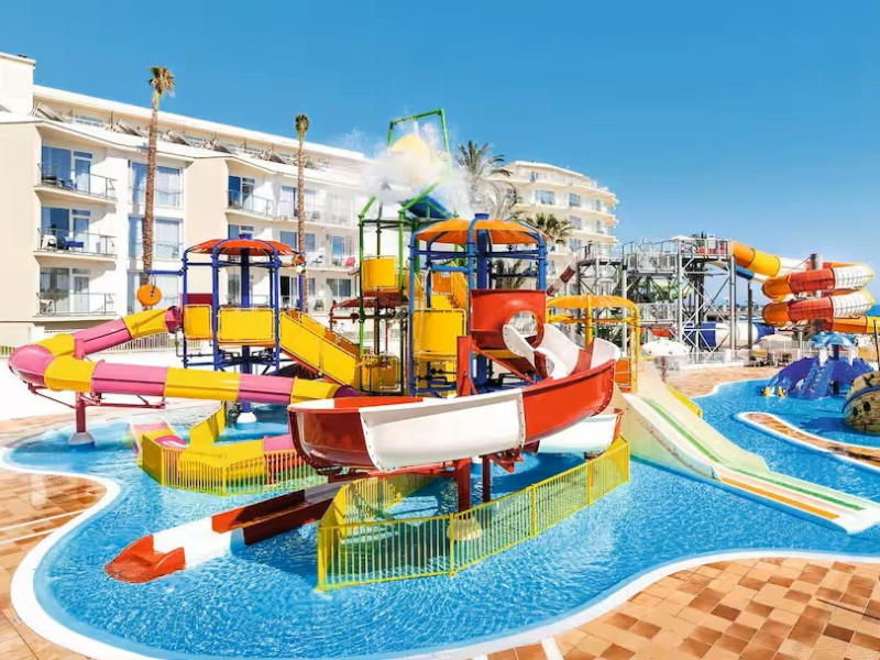 spain hotels with waterslides