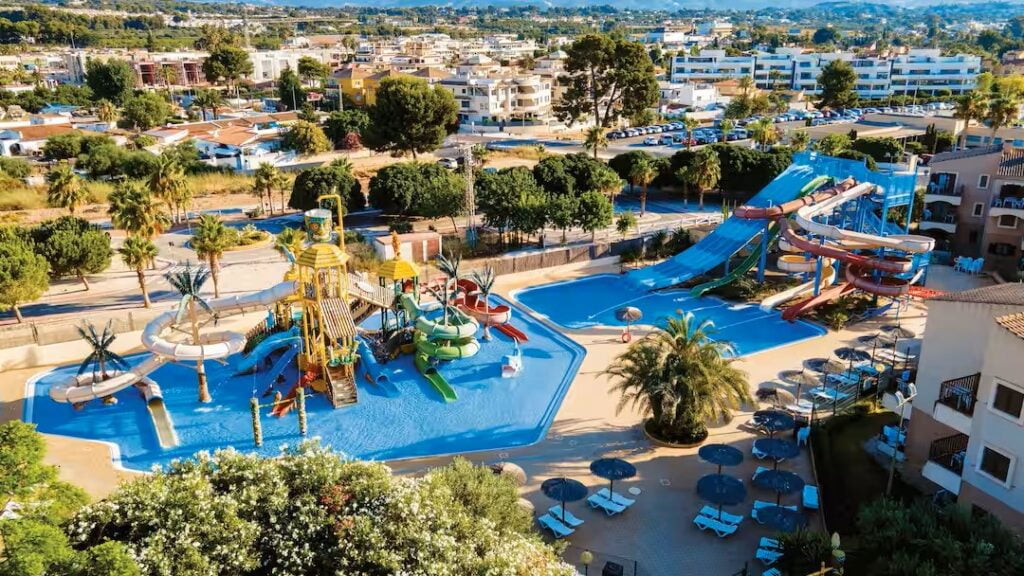 baby and toddler friendly hotel in spain with waterslides