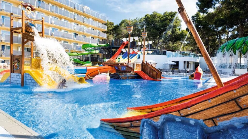 baby and toddler friendly hotel in spain with waterslides