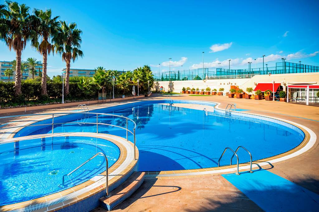 baby and toddler hotel in spain with a short transfer