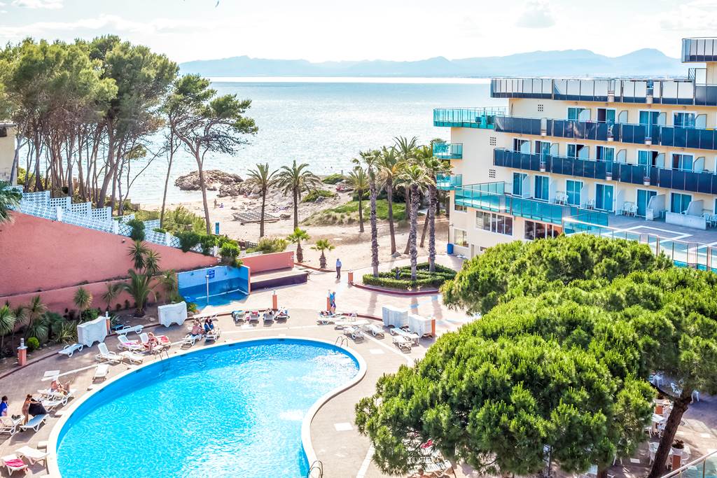 baby and toddler hotel in spain with a short transfer