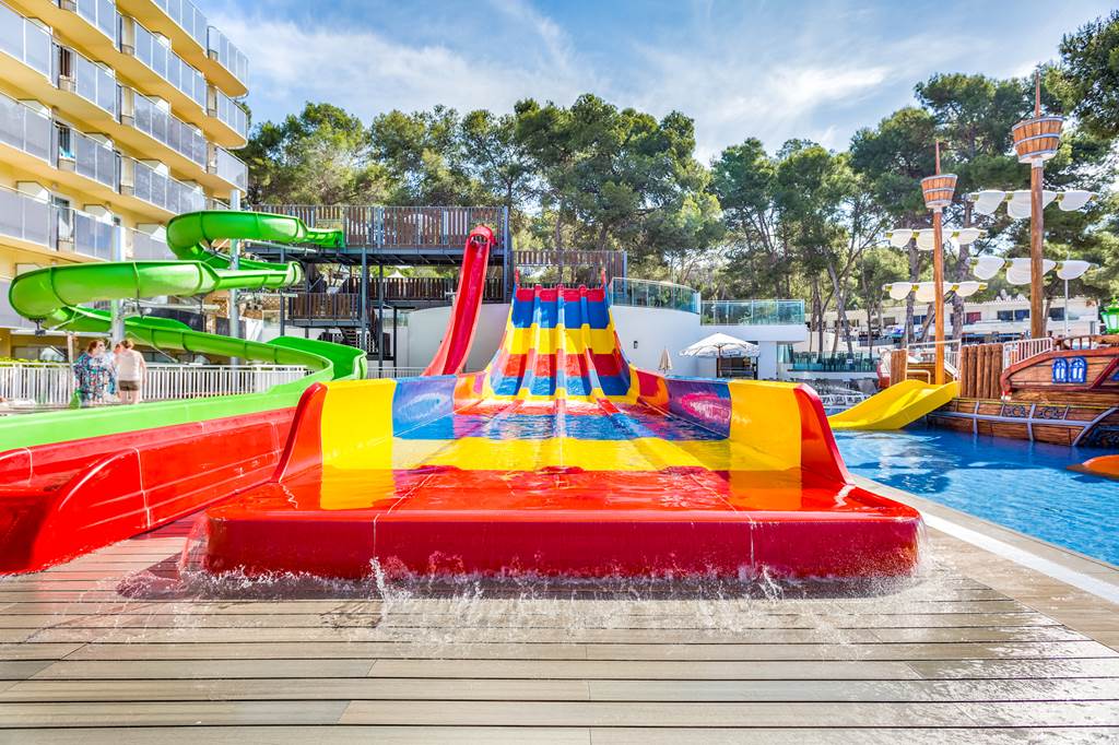 baby and toddler hotel in spain with a short transfer