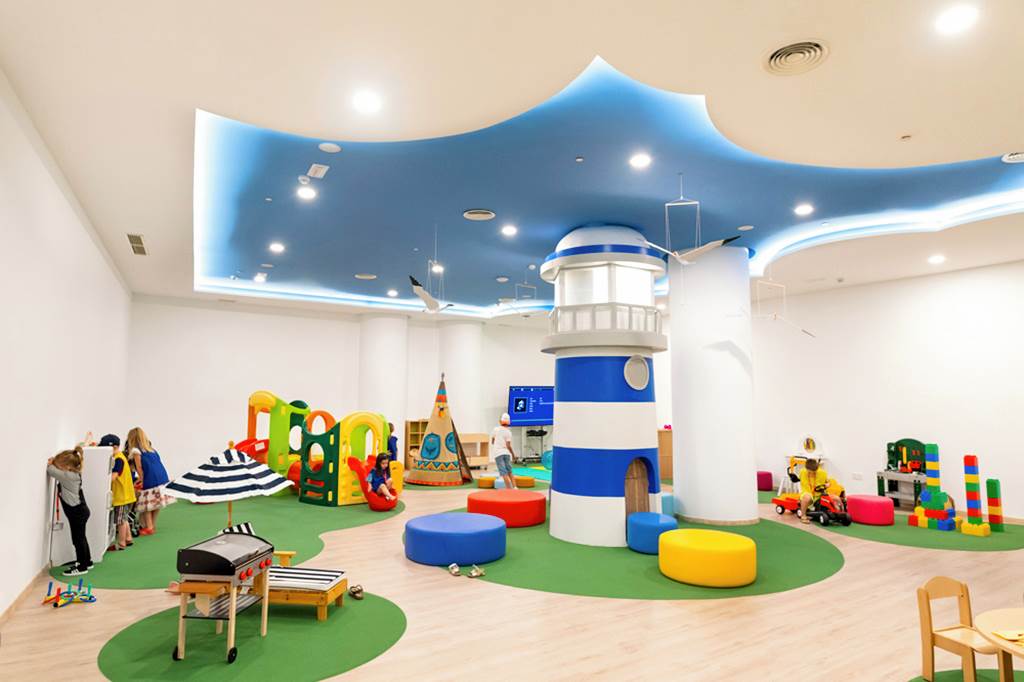 baby and toddler friendly hotel with playground