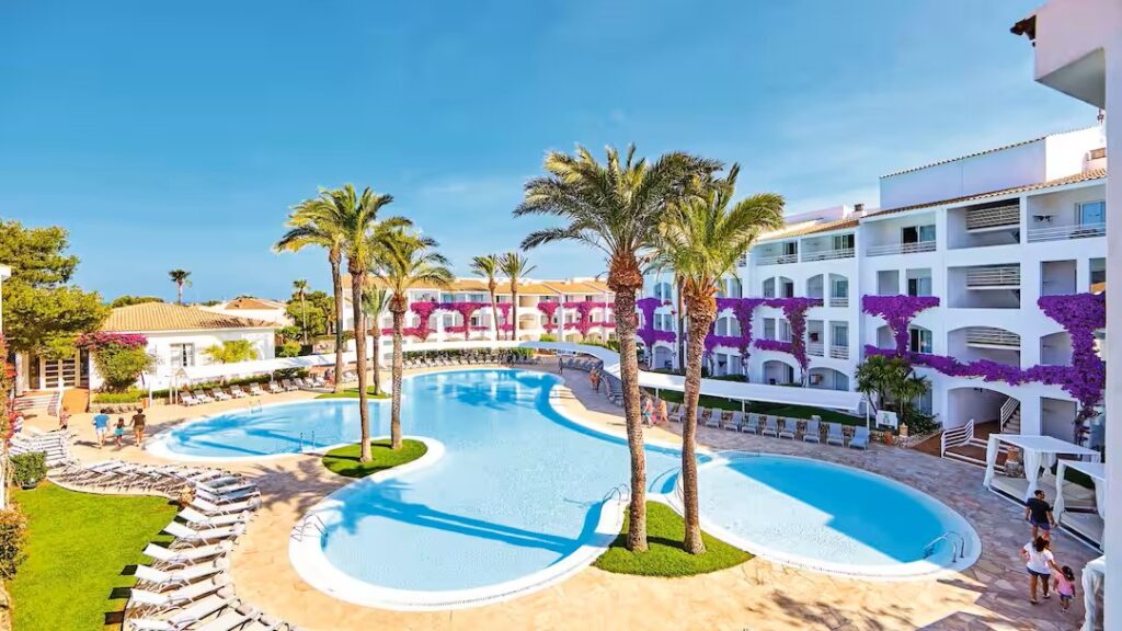 baby and toddler friendly hotel in menorca near the beach