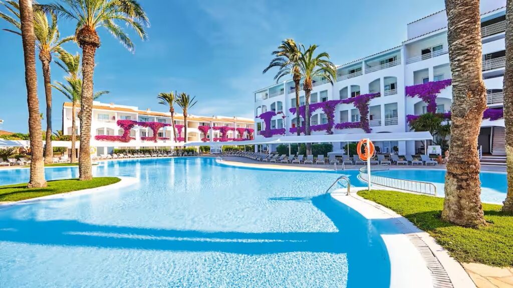 baby and toddler friendly hotel in menorca near the beach