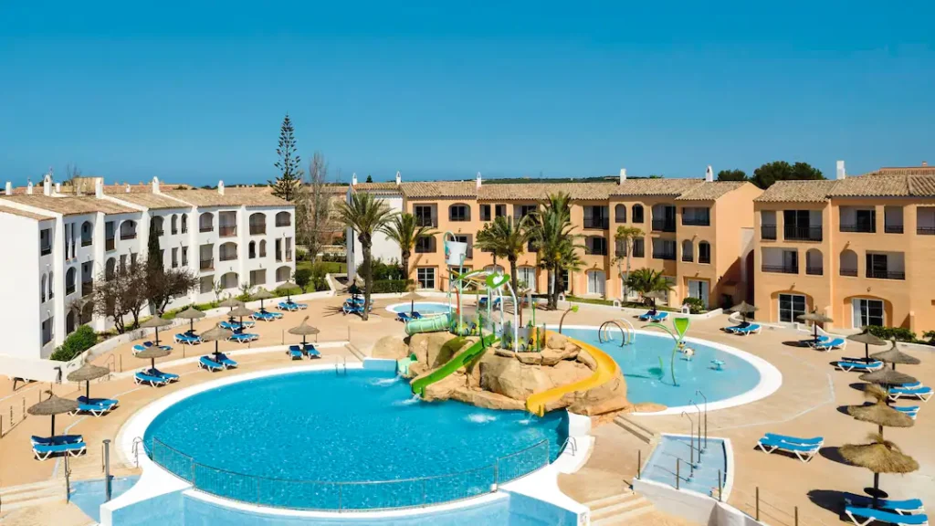 baby and toddler friendly hotel in menorca near the beach