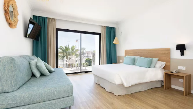 baby and toddler friendly hotel menorca