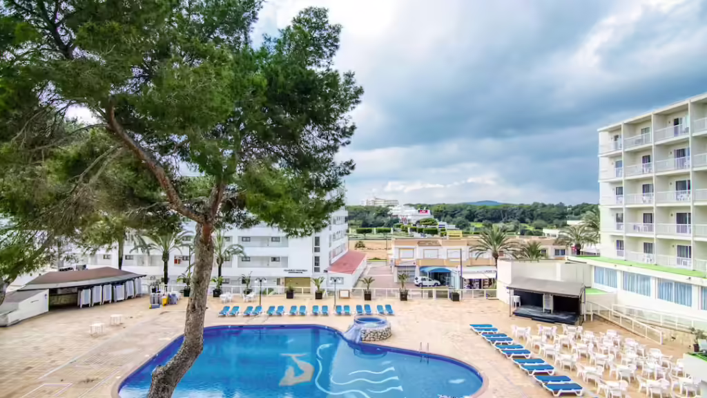 baby and toddler friendly hotel ibiza near the beach