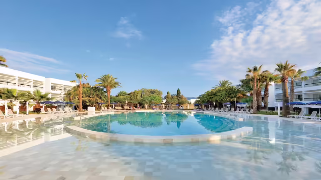 baby and toddler friendly hotel ibiza near the beach
