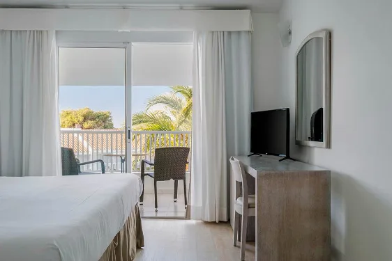 baby and toddler friendly hotel menorca