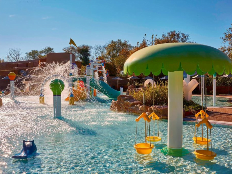 hotels in greece with baby clubs