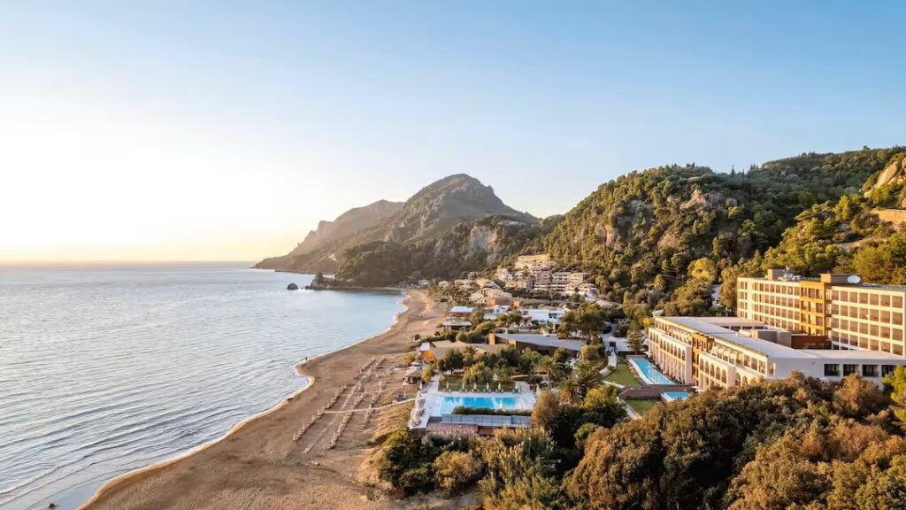 Hotels In Greece With Baby Clubs!
