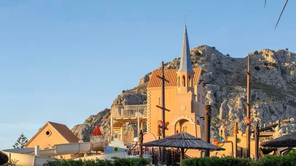 Hotels In Greece With Baby Clubs!