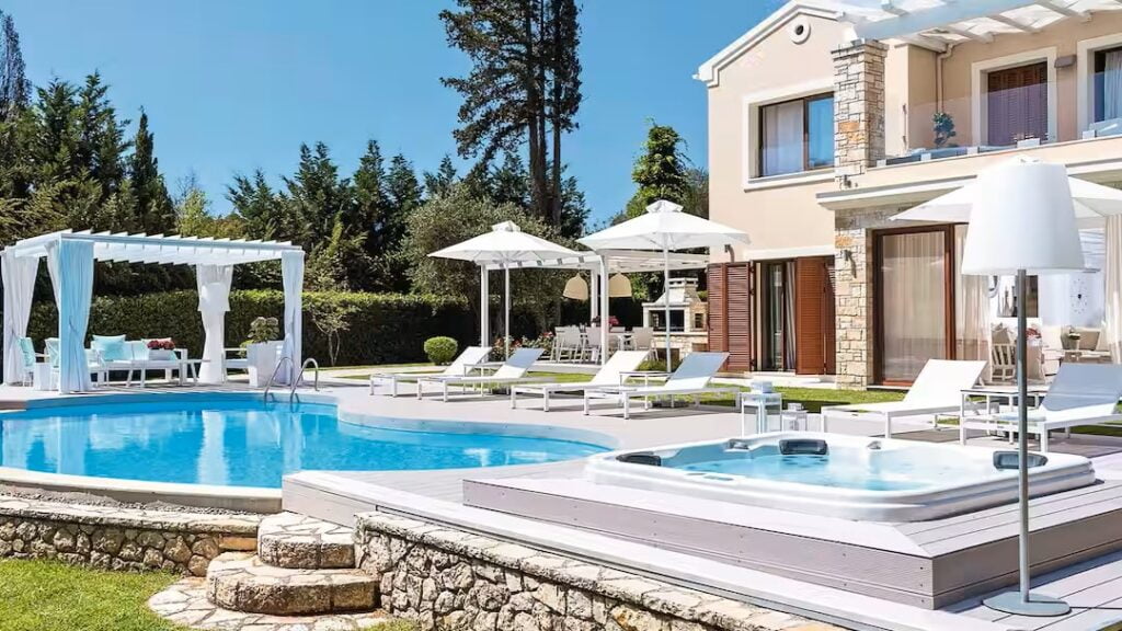 Hotels In Greece With Baby Clubs!