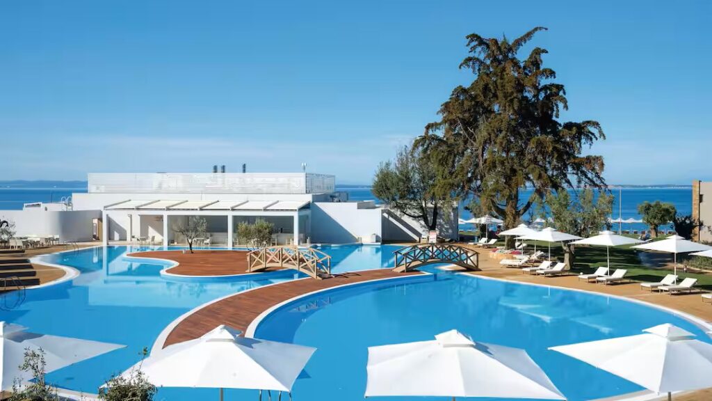 Hotels In Greece With Baby Clubs!