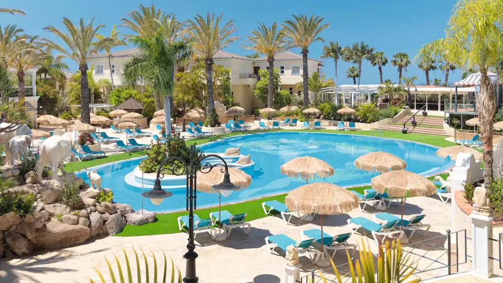 baby and toddler friendly hotel in the canary islands with waterslides
