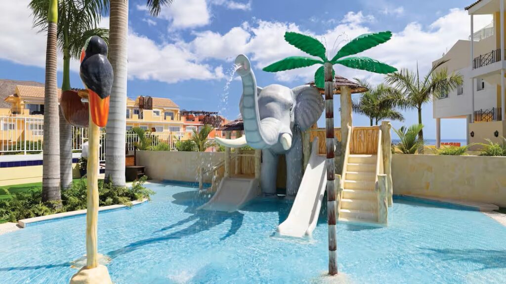 baby and toddler friendly hotel in the canary islands with waterslides
