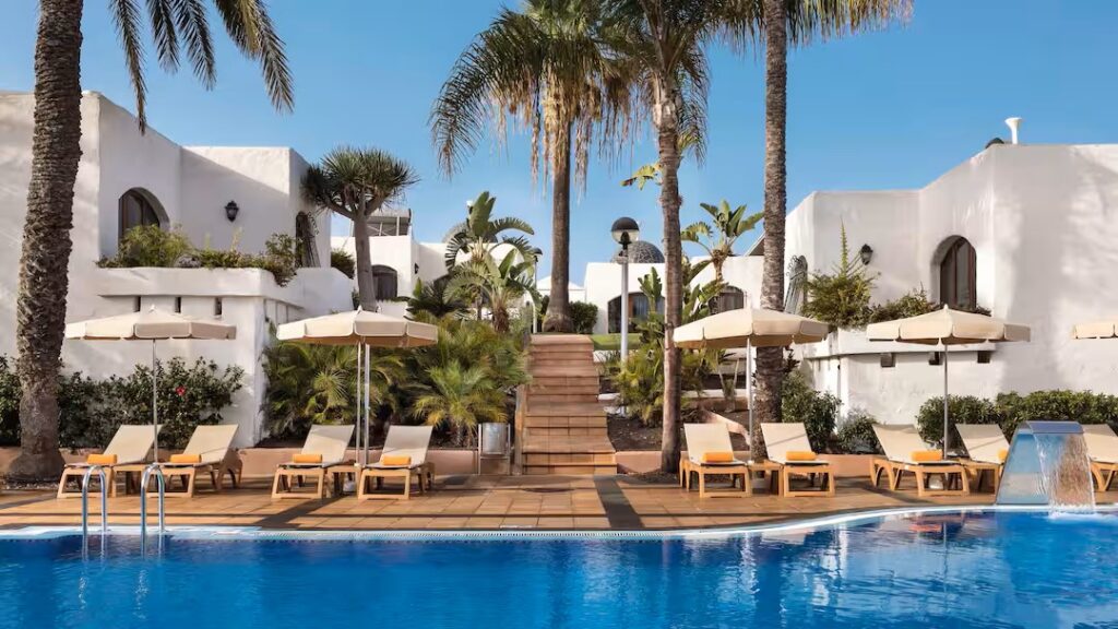baby and toddler friendly hotel in the canary islands with waterslides