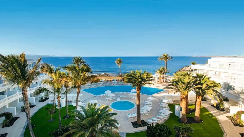 baby and toddler friendly hotel in the canary islands with waterslides
