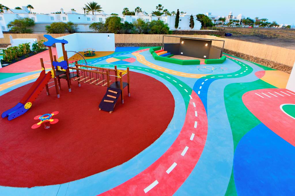 family friendly hotels in the canary islands with swim up rooms