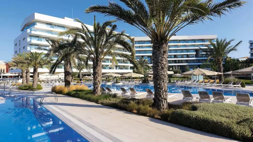 family friendly hotel balearics with short transfer
