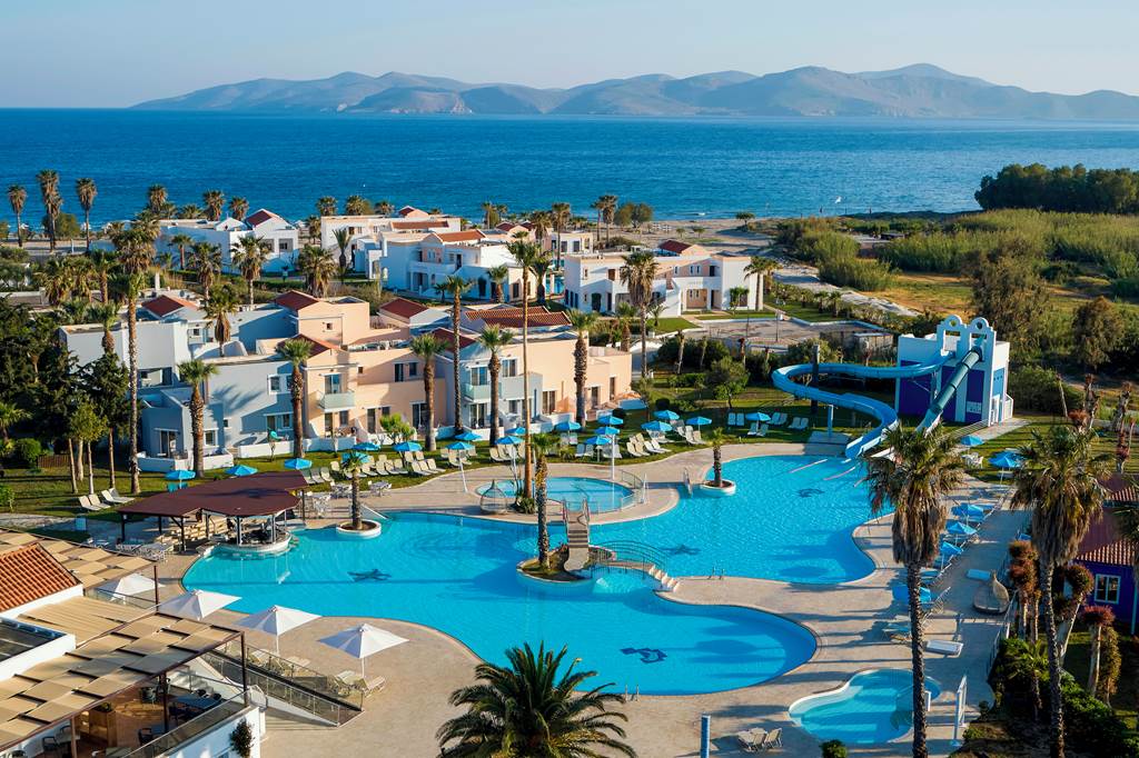 baby and toddler friendly hotel in greece with family rooms