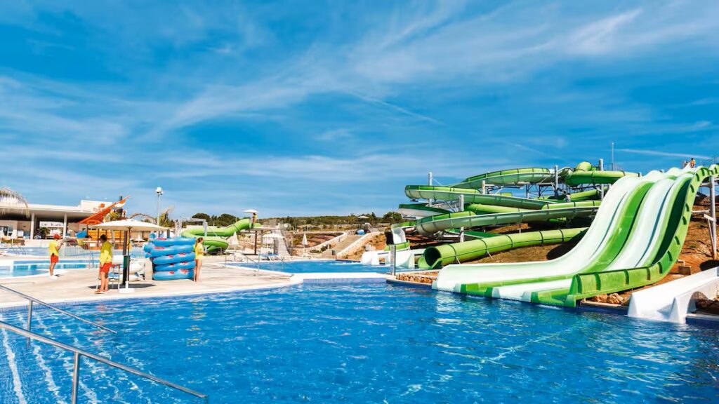 hotel with waterpark