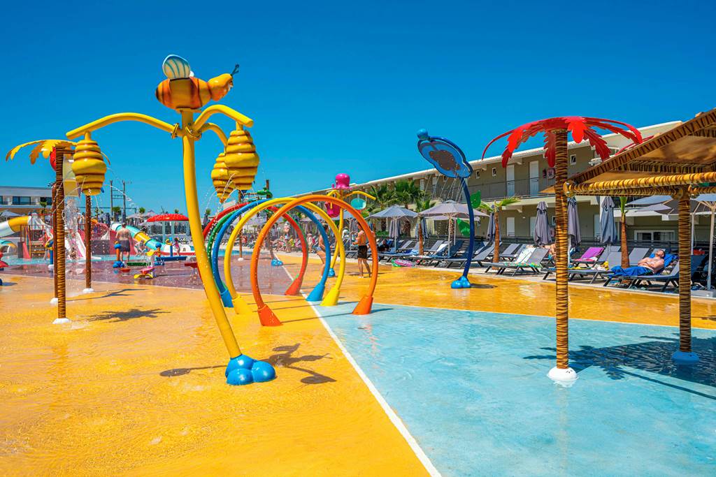 baby and toddler friendly hotel in greece with family rooms