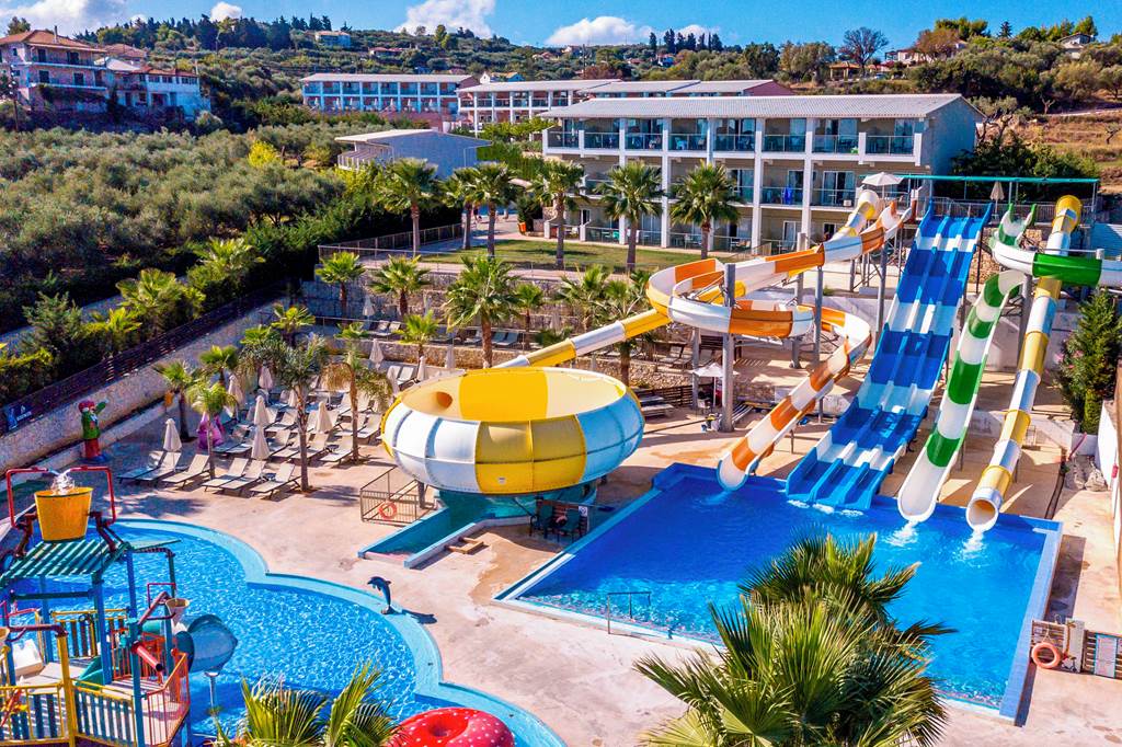 baby and toddler friendly hotel in greece with family rooms