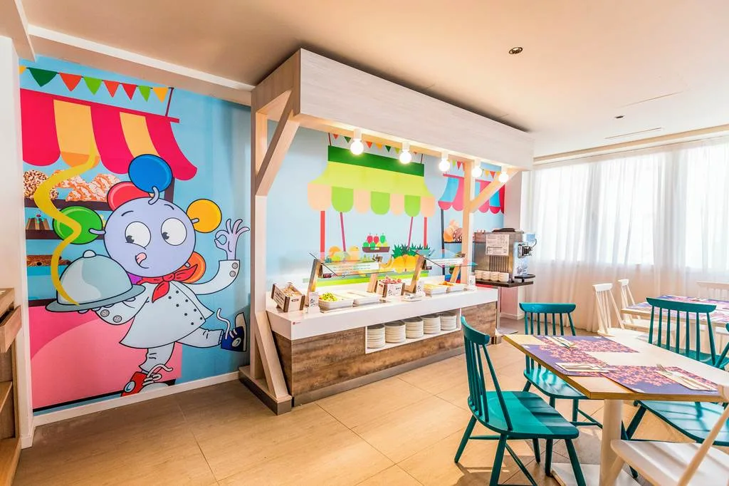 toddler friendly hotel spain with family rooms