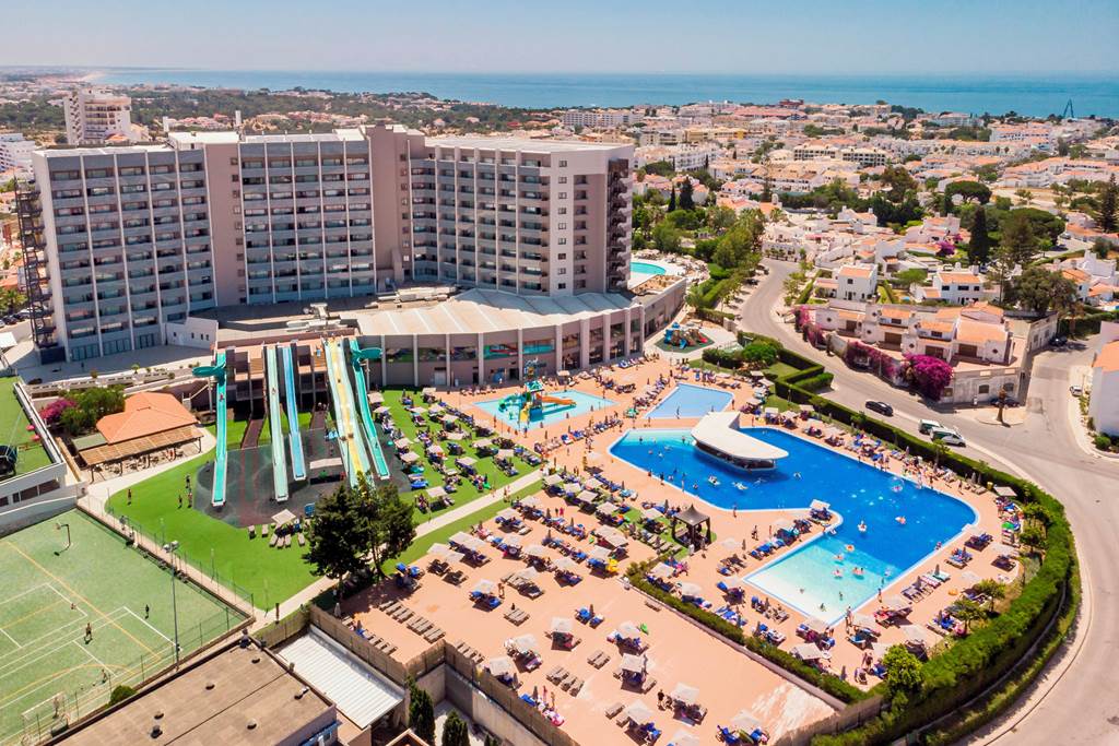 hotels with great entertainment