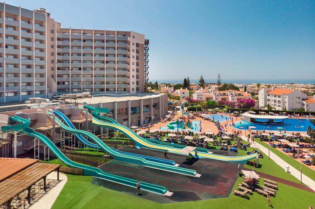 hotels with great entertainment