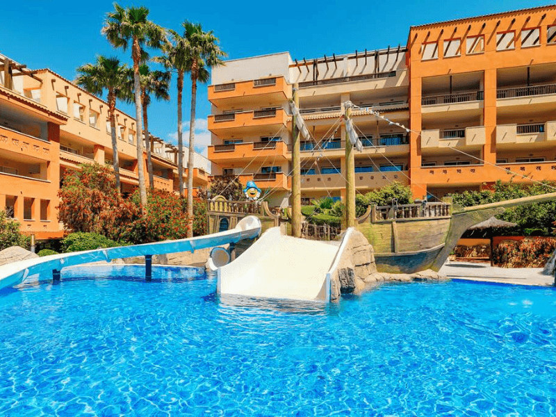 Hotels With Theme Parks & Waterparks