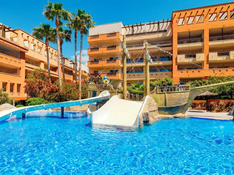 Hotels With Theme Parks & Waterparks