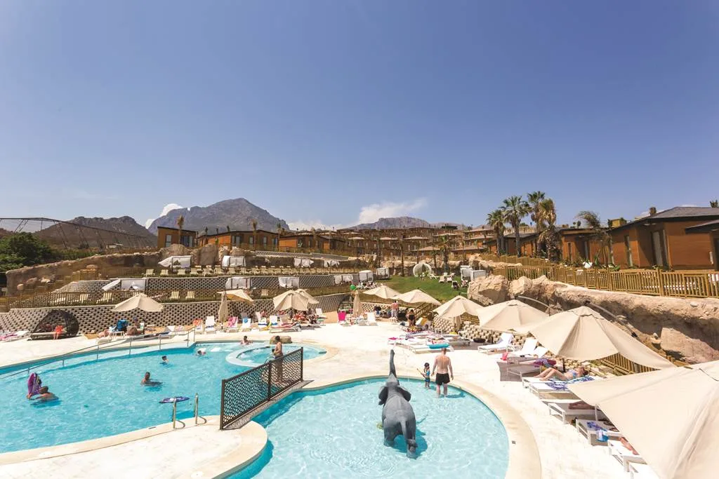 Hotels With Theme Parks & Waterparks