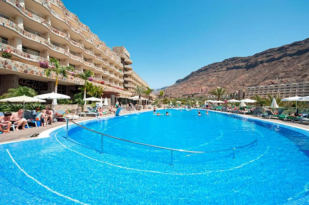Hotels With Theme Parks & Waterparks