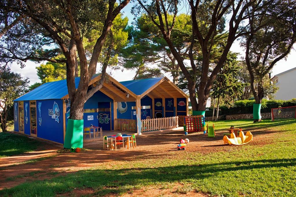 baby and toddler friendly holiday 2025