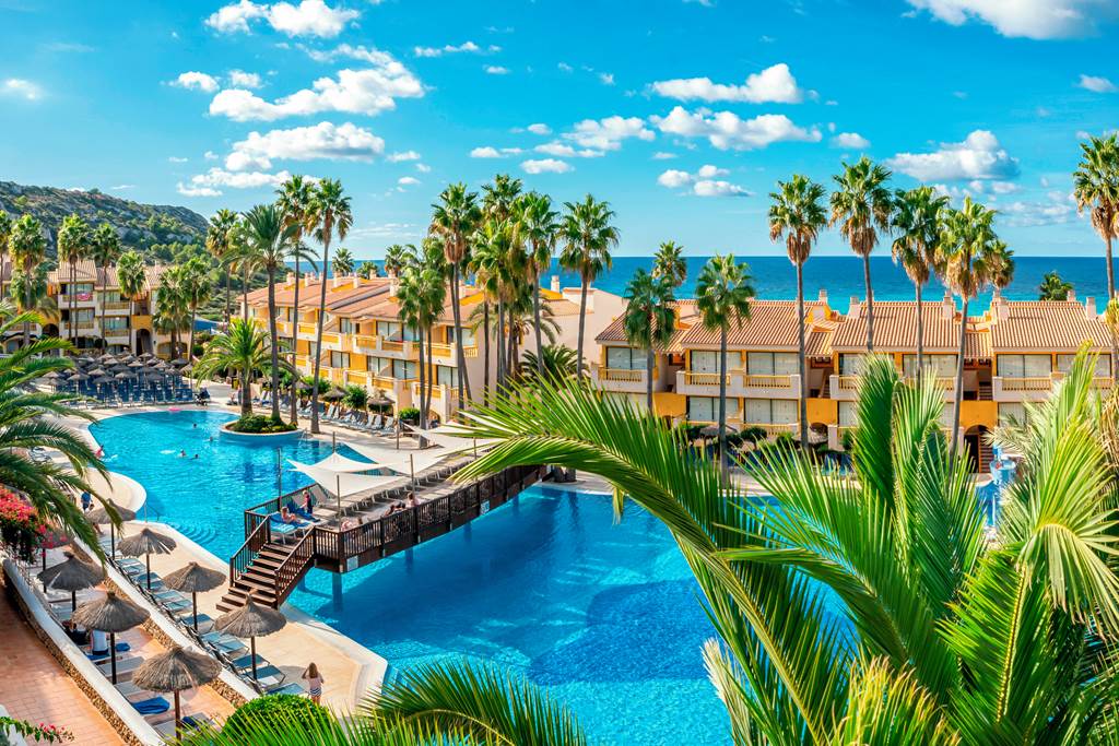 baby and toddler friendly holiday 2025