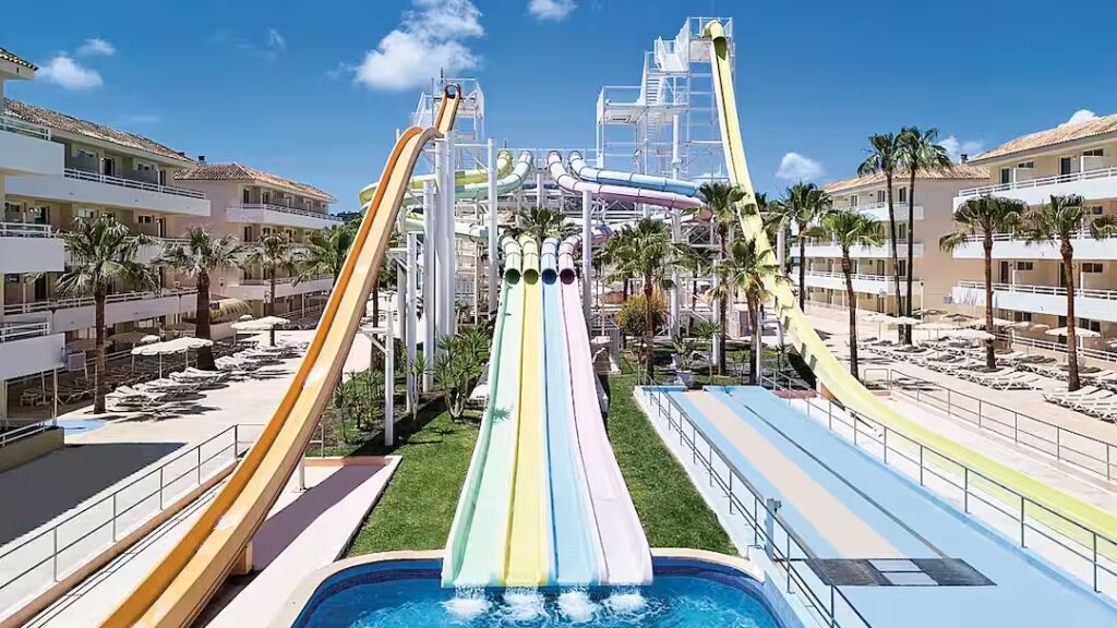 hotel with splash park