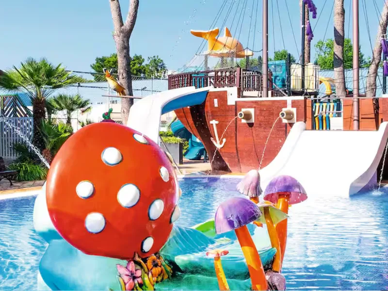family friendly hotel with swim up rooms