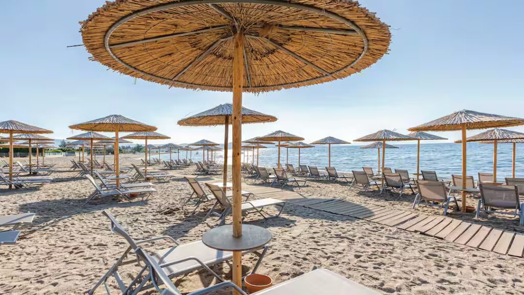 family friendly hotel with swim up rooms