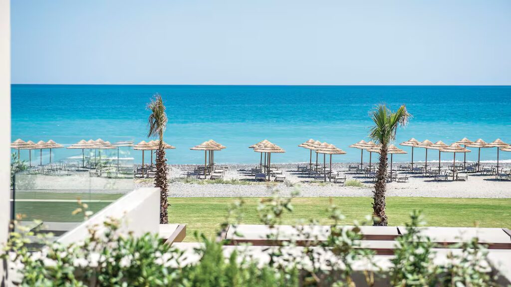 family friendly hotel with swim up rooms