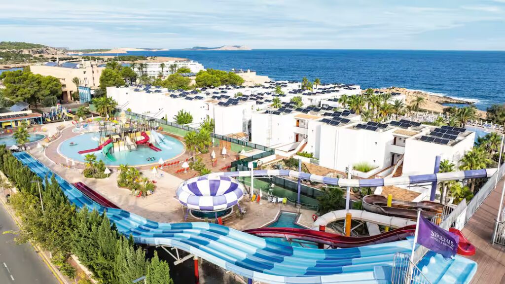 family friendly hotel with swim up rooms